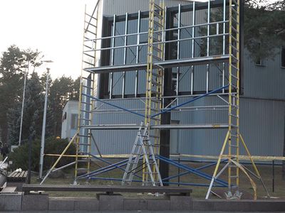 Начались работы по установке нового LED экрана. - В Висагинасе