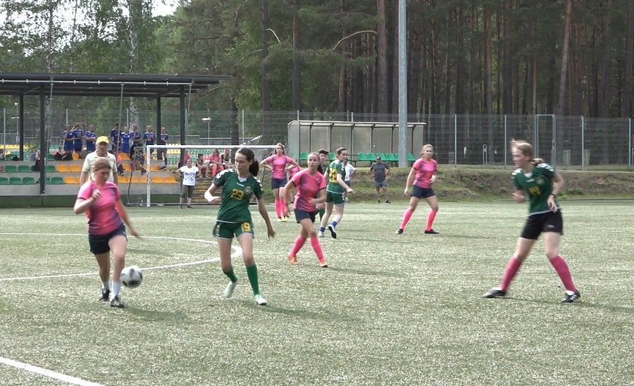 В Висагинасе состоялись первые футбольные состязания (видео) - Культурные и спортивные мероприятия