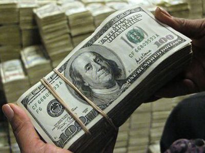 Pirmąkart istorijoje sumažintas JAV skolinimosi reitingas - Pasaulyje