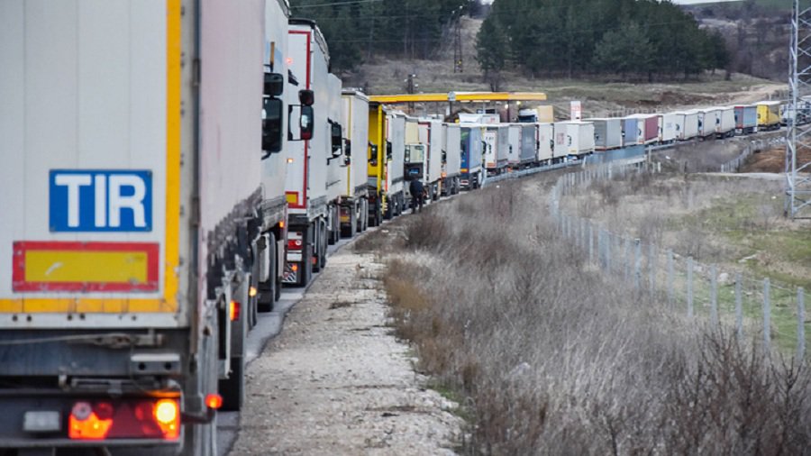 У КПП на украинско-польской границе начались стычки между протестующими и дальнобольщиками - В Мире