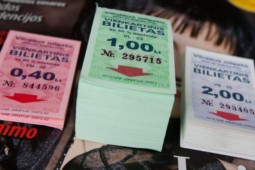 Вильнюсцы скупают одноразовые билеты на проезд в общественном транспорте