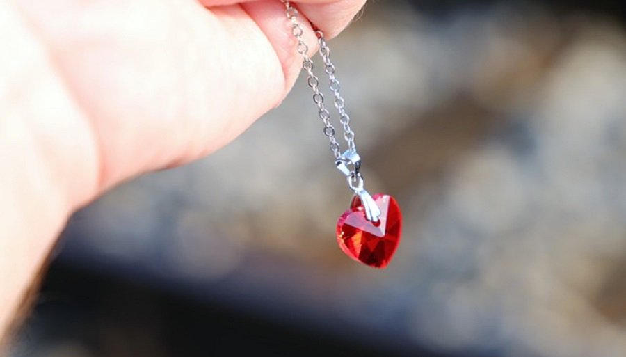 Несмотря на сокращение числа самоубийств в Литве, в год добровольно уходит из жизни примерно полтысячи человек - Литва и страны Балтии