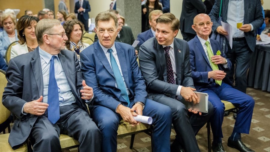 Раскол в партии соцдемов: зарегистрировано новое название - Литва и страны Балтии