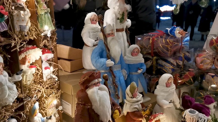 В Висагинасе готовятся к праздничной рождественской ярмарке и зажжению елки (видео) - В Висагинасе