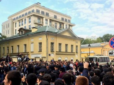 "Беспредел творится на Земле!": как прошел митинг мусульман в Москве - В Мире