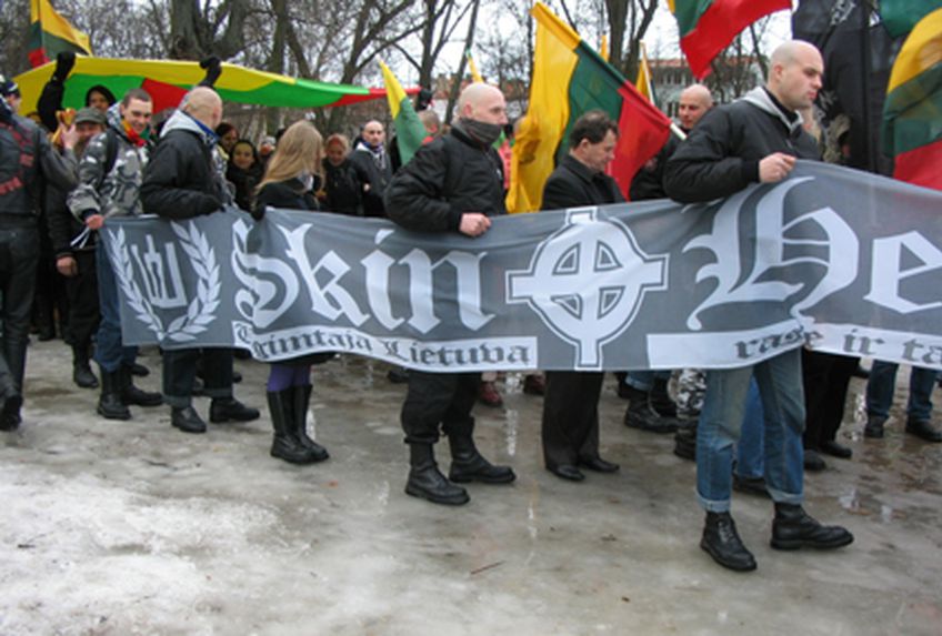 «Вчера — Juden raus, сегодня: Литва — литовцам»: неонацисты все же начали «марш патриотов» в Вильнюсе
                                