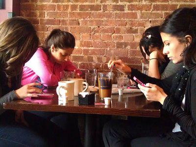 Пользоваться смартфонами будет четверть населения Земли уже в 2014 году - Хобби, отдых и развлечения