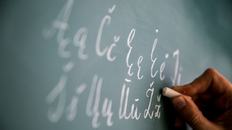 На неделю отложено принятие решения по требованию владения литовским в сфере обслуживания - Литва и страны Балтии