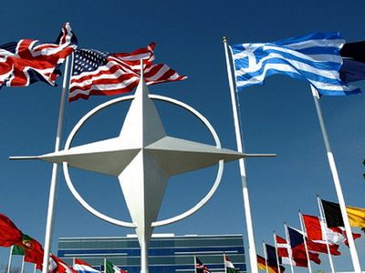 Мэй: солдаты НАТО находятся в странах Балтии для противостояния агрессивной России - В Мире