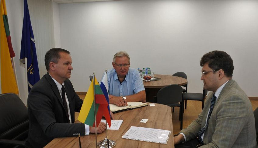 Висагинас посетил советник посольства России в Литве Кирилл Тиллябаев