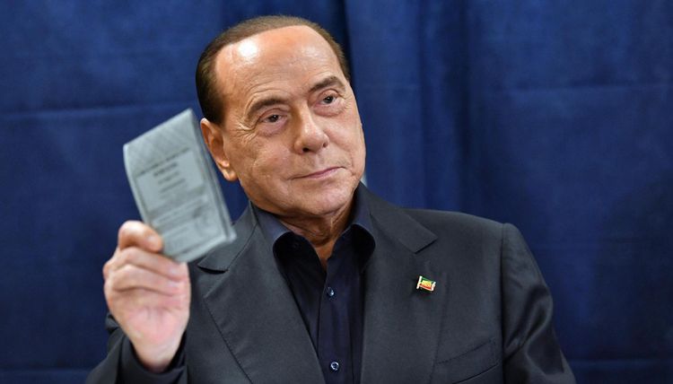 Sulaukęs 86 metų mirė skandalingasis Italijos premjeras S. Berlusconi