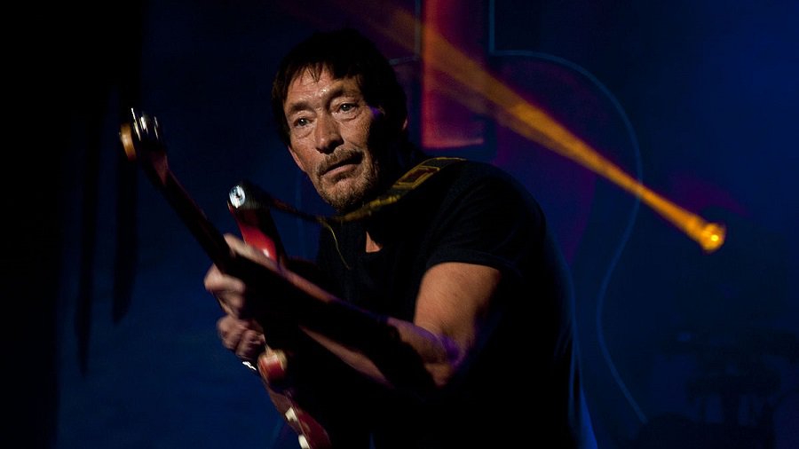 Guardian: Крис Ри госпитализирован после падения на сцене - Кино и искусство