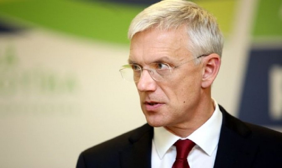 Правительство Латвии пообещало вслед за Эстонией снизить акциз на алкоголь - Литва и страны Балтии