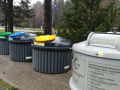 Контейнерные площадки сданы в эксплуатацию. Будет ли утилизироваться текстиль? - В Висагинасе