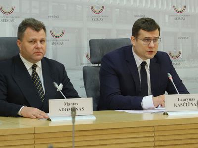Л. Касчюнас и М. Адоменас стремятся обратить внимание на коммунистическую угрозу из Китая - В Мире
