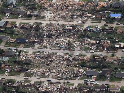 Торнадо в Оклахоме сравнили с атомной бомбой в Хиросиме: стихия оказалась намного мощнее (ВИДЕО) - В Мире