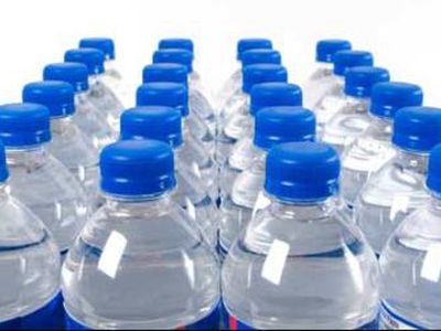 Чем опасна пластиковая бутылка? - Наука и здоровье