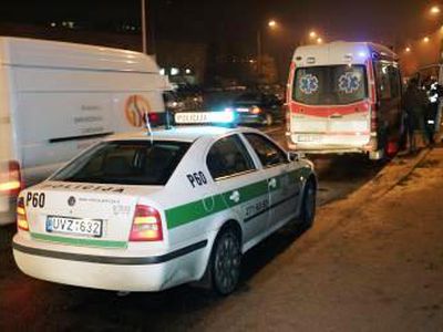 От суда Линча убийц спасли полицейские и медики

                                 - Происшествия и криминал