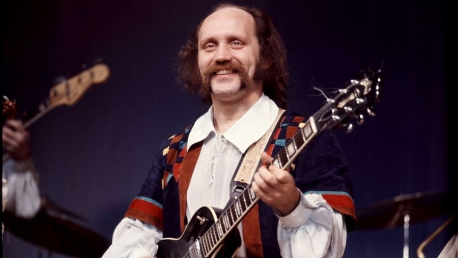 "А он ведь начинал просто Вовочкой Мулявиным" - Кино и искусство