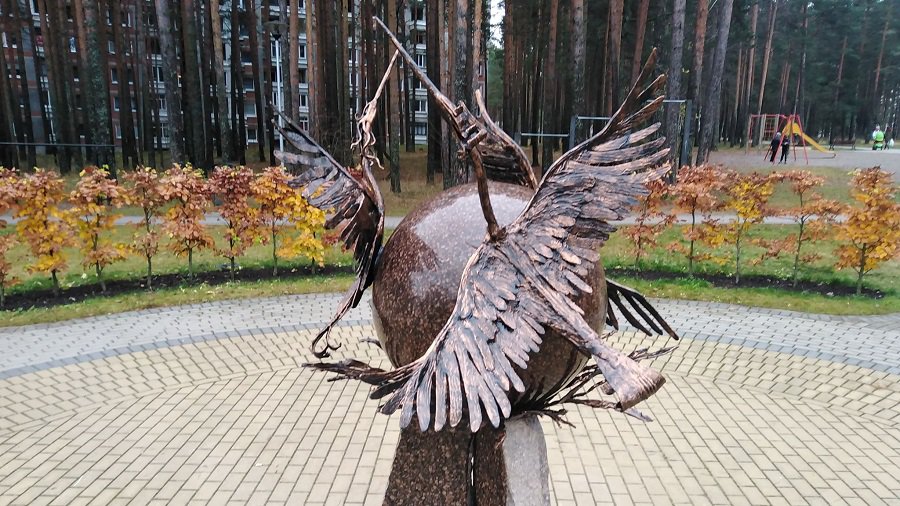В Висагинасе установлена скульптура «Возвращение» - В Висагинасе