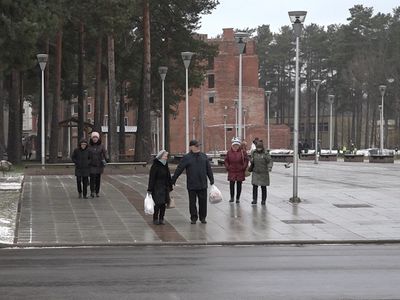 Что думают жители Висагинаса об обязательной сортировке пищевых и кухонных отходов с 2024 года (видео) - В Висагинасе