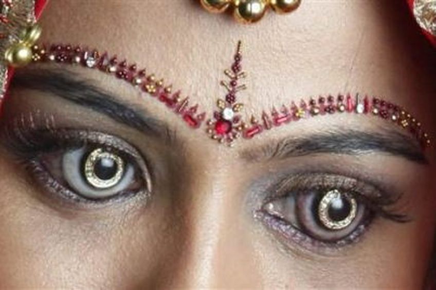 Глаз-алмаз: контактные линзы с бриллиантами