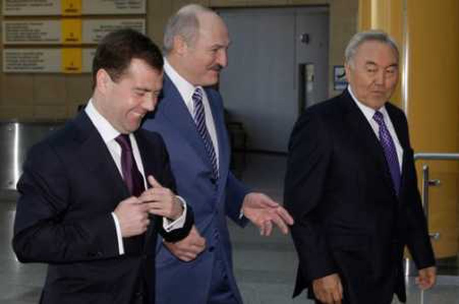 Политолог: Евразия разрушает единство ЕС                                 - В Мире