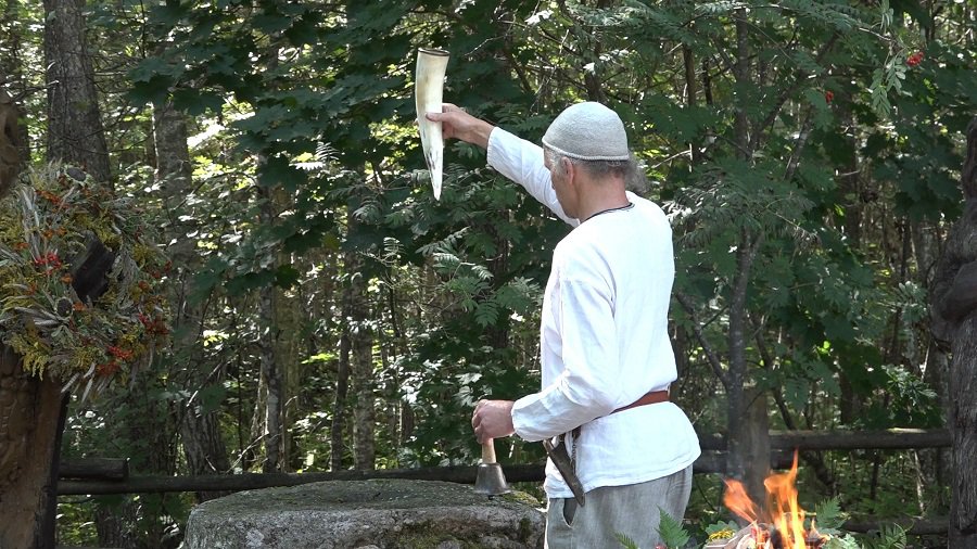 Познай настоящее, исследуя прошлое. "Традиции пчеловодства и праздник сбора меда" (видеофильм) - Висагинас и висагинцы