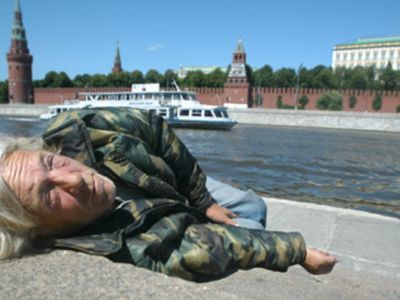 Власти Москвы займутся легализацией бомжей - В Мире
