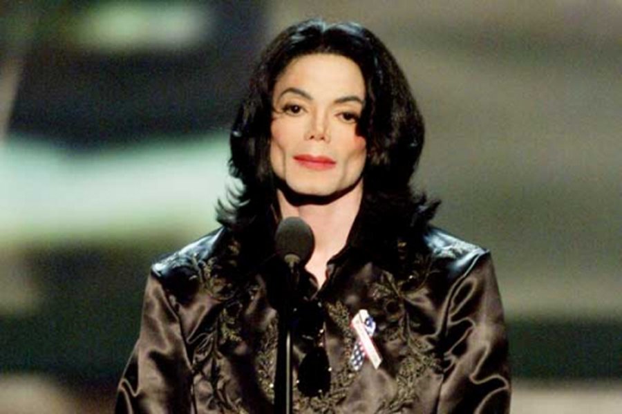 Вышел в свет посмертный альбом Майкла Джексона  - Культурные и спортивные мероприятия