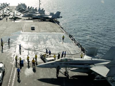 К берегам Ирана стягиваются военно-морские силы двадцати пяти государств - В Мире