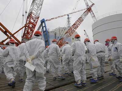 Сотрудник японской АЭС «Фукусима-1» впервые подал иск против компании-оператора аварийной станции - Энергетика