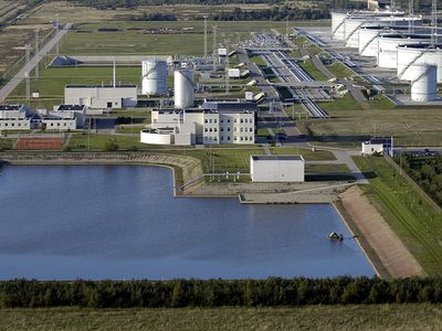 В Литве при аварии на нефтетерминале загрязнено около 1 кв. км акватории Балтийского моря (дополнено) - Литва и страны Балтии