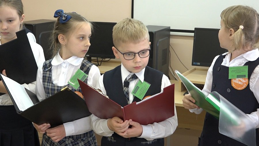 Необычная конференция: дети - об истории Висагинаса через призму своих семей (видео) - В Висагинасе