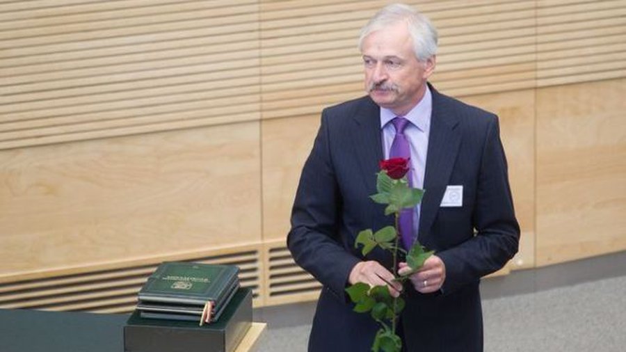 Принес присягу новый министр экономики Литвы - Литва и страны Балтии