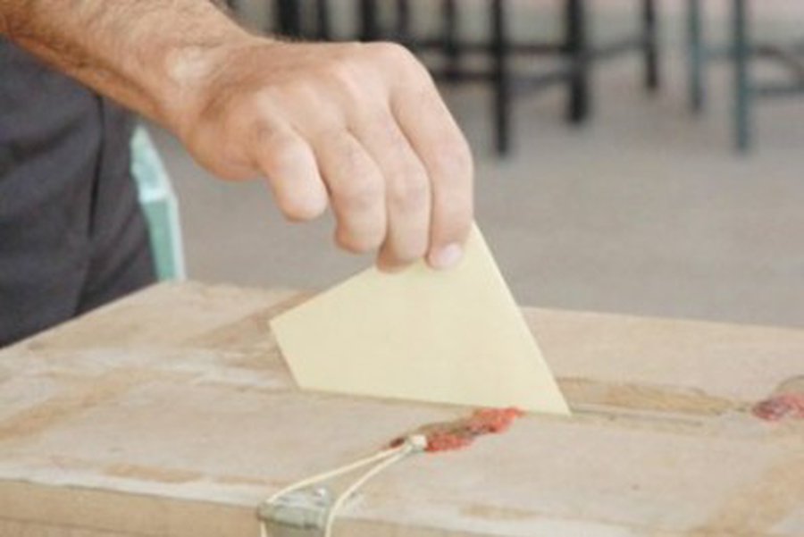 Kaimynai laukia, kaip baigsis referendumas dėl VAE  - Pasaulyje