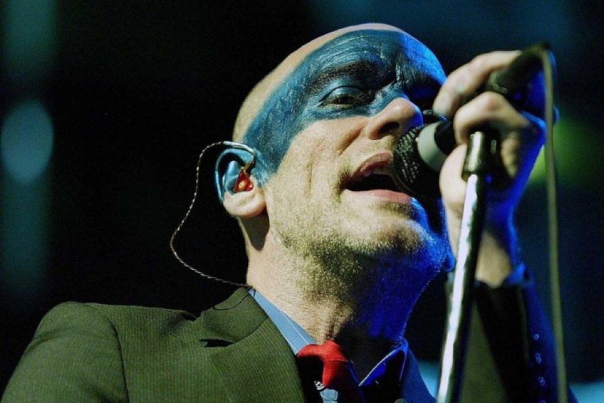 Гитарист R.E.M. выпустит сольный альбом                                