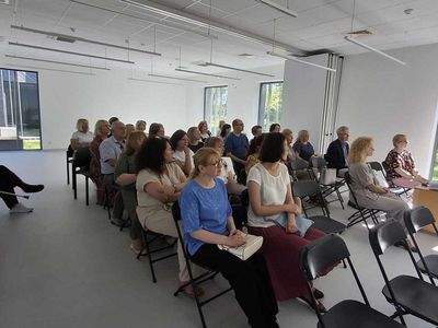 Niutono kambarių link - Visagine