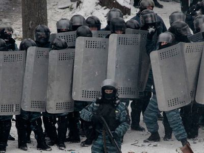 Азаров: ситуация в Киеве находится под полным контролем властей - В Мире