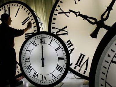 Политики снова выступают против летнего времени в Литве - Литва и страны Балтии