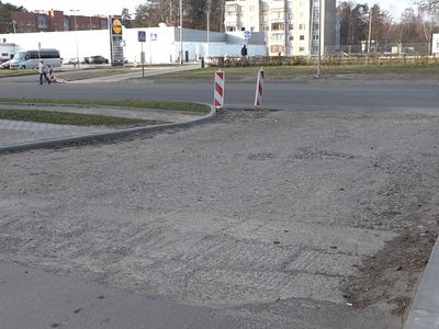 Вы спрашивали. Когда заделают ямы на дороге по ул. Ветерану? (видео) - В Висагинасе