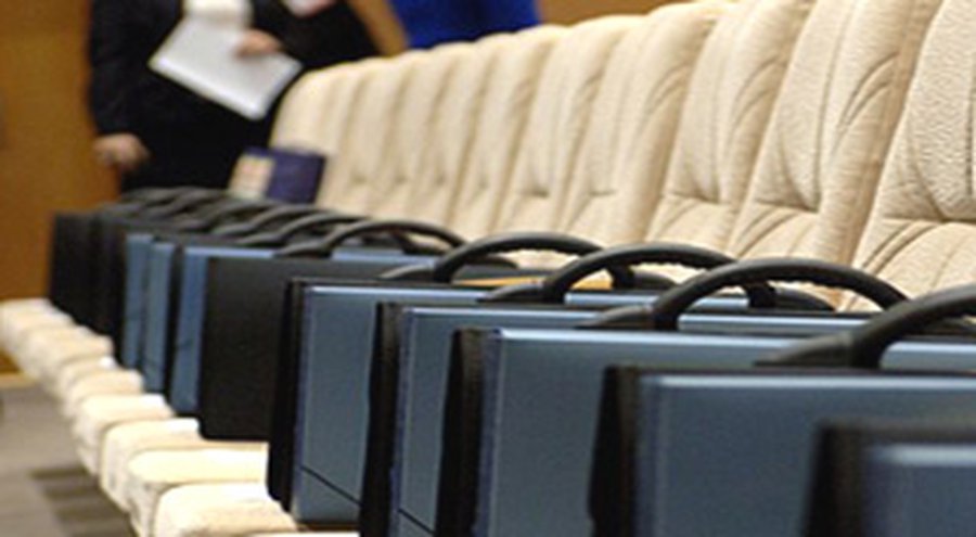 Ряды чиновников растут - Литва и страны Балтии