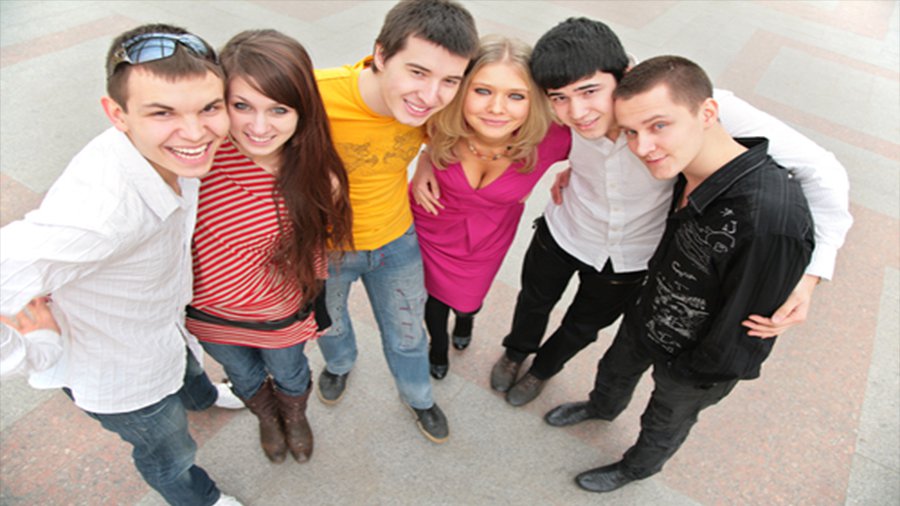 Сегодня Международный день объятий - Мир молодежи