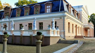 Žagarės dvaras: istorijos, kultūros ir bendrystės bastionas prie Latvijos sienos