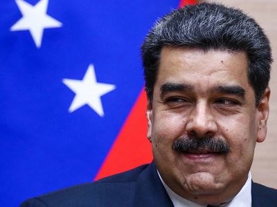 Мадуро заявил, что Венесуэла будет продавать нефть за криптовалюту петро - В Мире