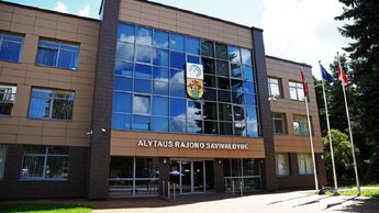 Начато досудебное расследование прозрачности выплат депутатам Алитусского районного совета