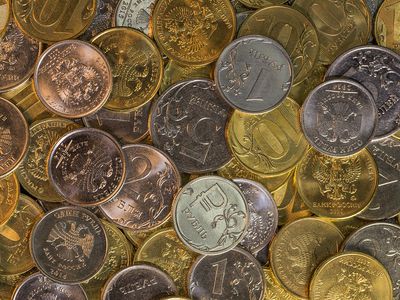 Рубль рухнул до исторического минимума. Биржевые торги акциями отложили - В Мире