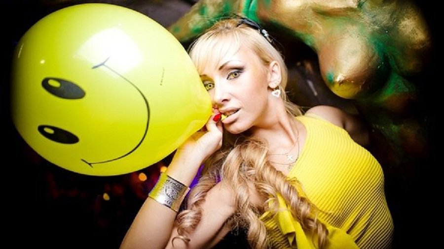 Госдума может ограничить оборот веселящего газа - В Мире