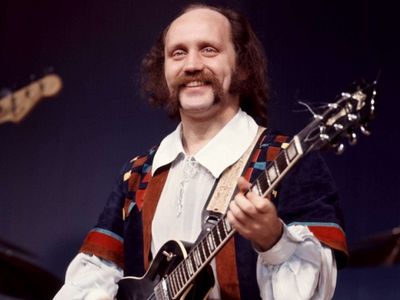 "А он ведь начинал просто Вовочкой Мулявиным" - Кино и искусство