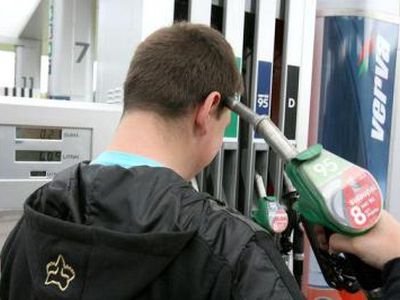 Rusijoje trūksta benzino, jo kainos toliau kyla                 - Pasaulyje